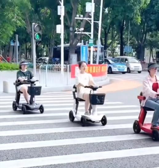 电动轮椅也能上下班