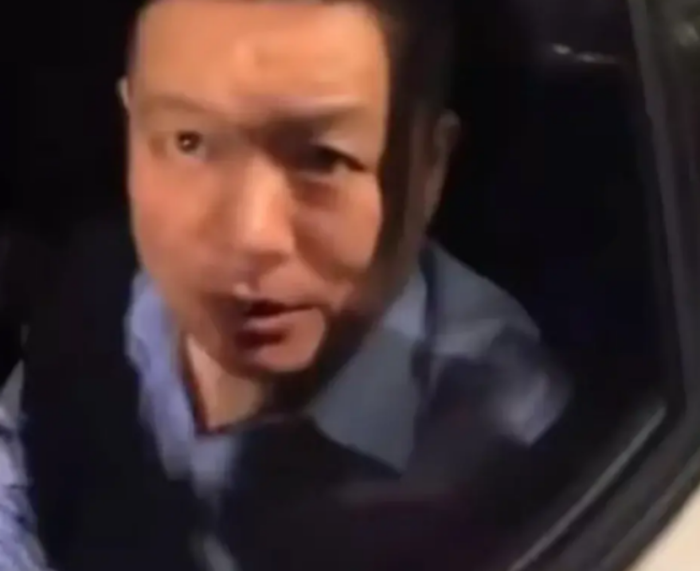 事大了!亮证的民警徐某和包庇的交警中队长张某，都已被查办