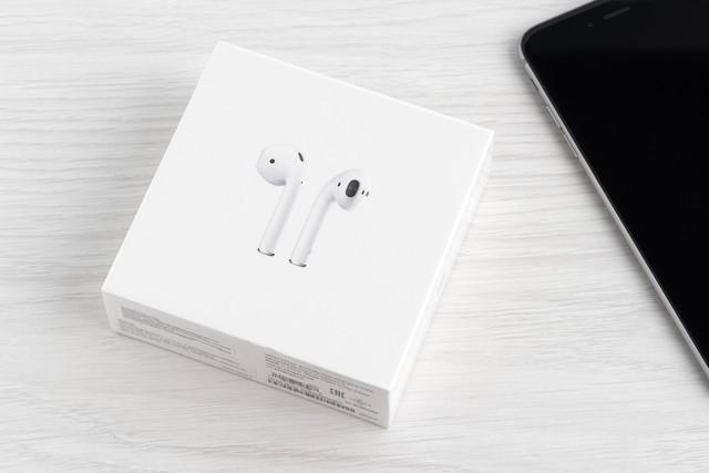 传苹果AirPods耳机改用USB-C、能测体温！基本款还将降价