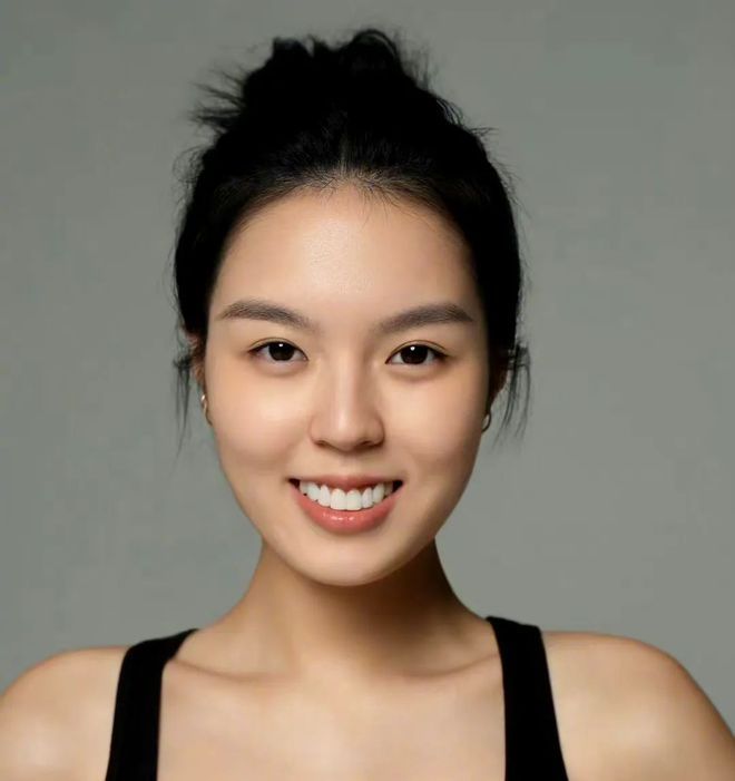 李咏女儿传来好消息！将作为演员出道进入娱乐圈，开启人生新阶段