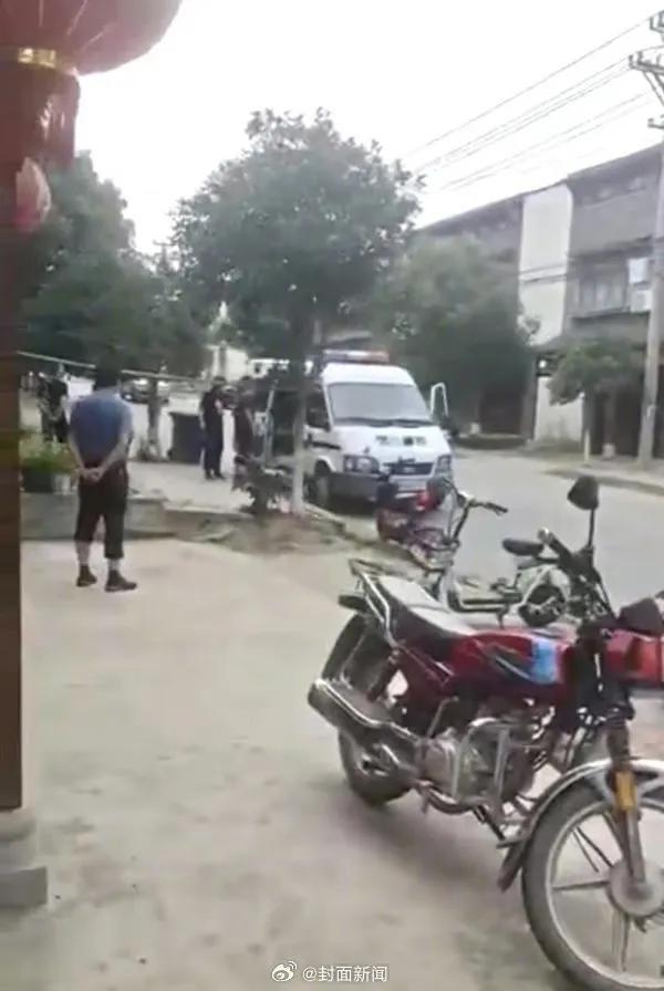 父亲称蹲守杀女儿者非前任而是追求者