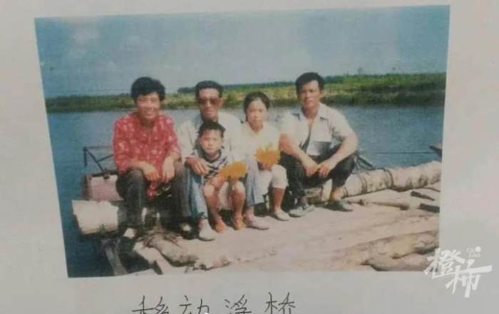 失去浮桥的村庄！当地多位村民回应橙柿互动：浮桥对村庄意义重大，出行方便，从没人掉下河……