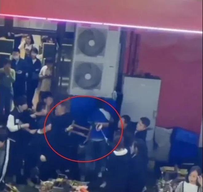 网友点赞淄博出警效率，烧烤摊打架20秒就到达现场，50秒处理完毕