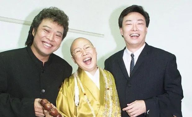 姐姐辟谣费玉清病危传闻
