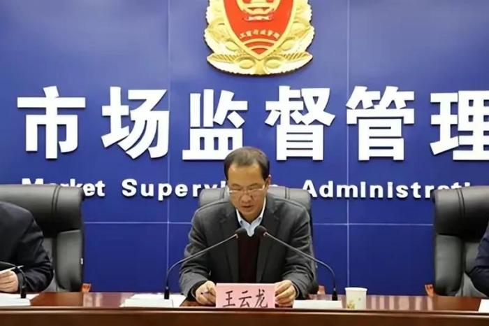 天价罚单：农民私宰猪被罚44万？为什么柿子总捡软的捏？