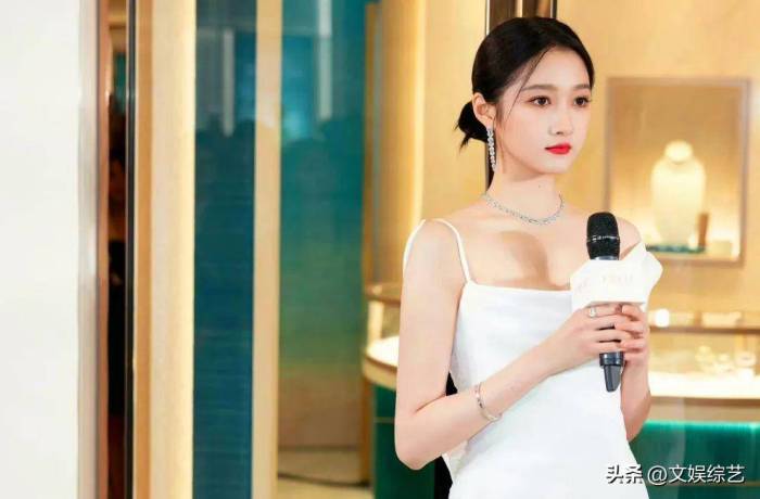 关晓彤又去了鹿晗演唱会