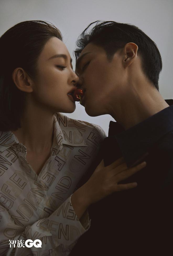 张若昀唐艺昕合体采访