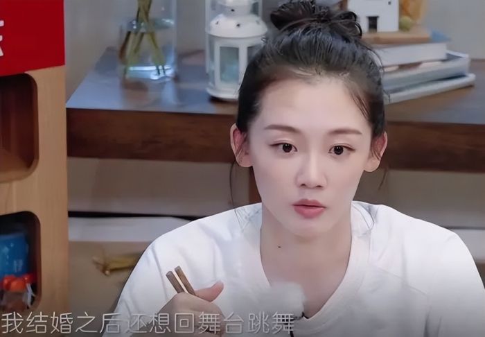 苗苗现身月子中心