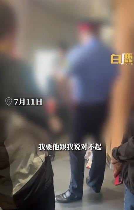 女子因被让座在高铁大吵称受到了侮辱要求对方道歉