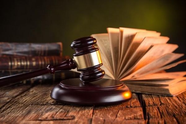 “银行高管”老公套路深，娶四个老婆生下2儿2女，被女方送进监狱获刑