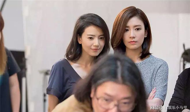 贾静雯高圆圆十年七次公开场合同框两个女神都惊艳了时光