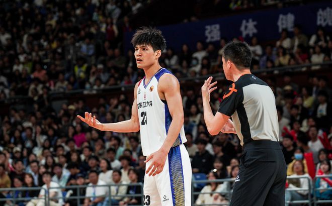 CBA选秀大会陈国豪当选状元