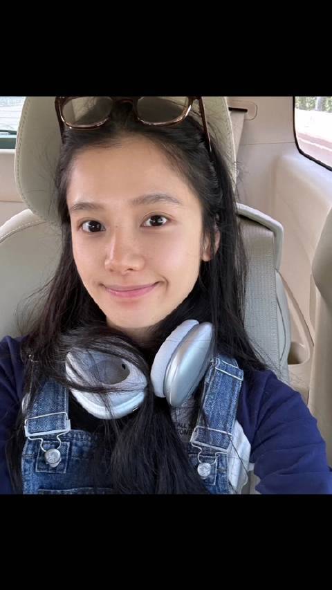 张婧仪素颜太可了，皮肤状态真的好嫩，素颜也无所畏惧镜头……