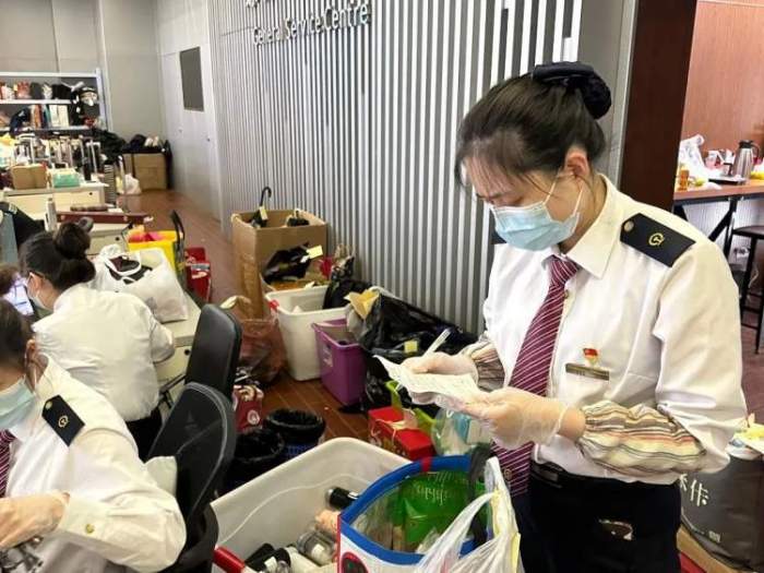 上海虹桥站遗失物品仓库爆仓