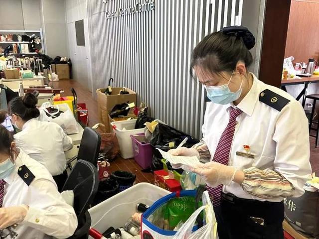 虹桥站遗失物品爆仓
