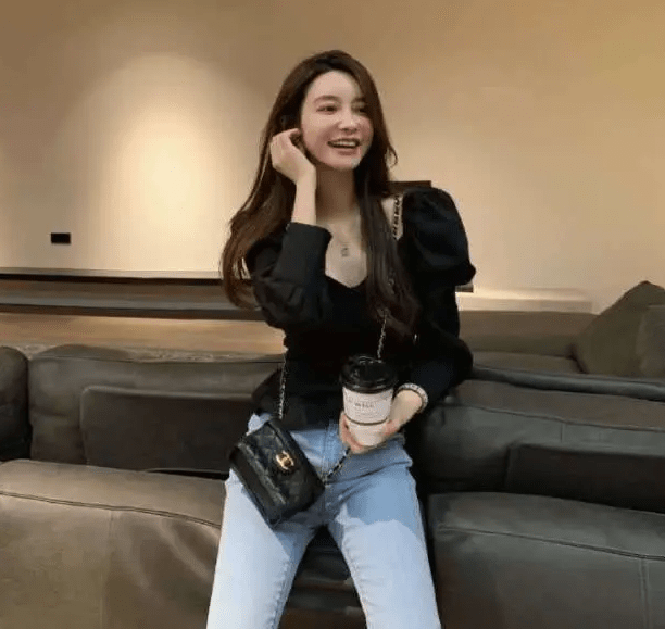 网红张大奕官宣结婚