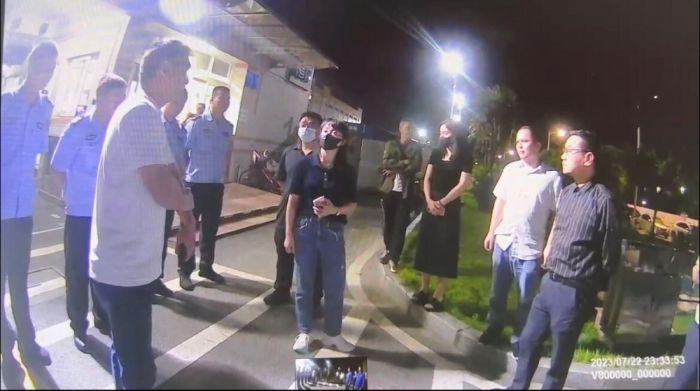 宝能系高管连夜整顿中炬高新保安