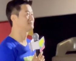 吴京回应一人跑路演