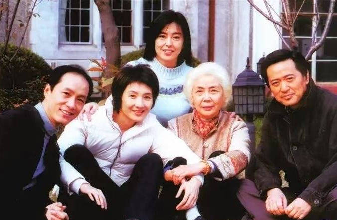 冯远征发文悼念赵有亮