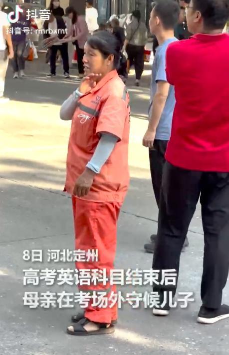 感动全网环卫工儿子考上唐山师范