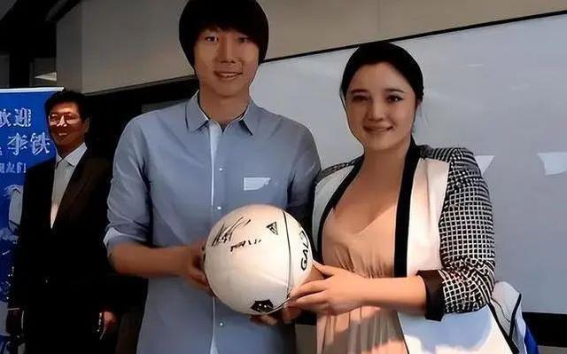 李铁崩溃！正式逮捕，涉案超1亿，刑期曝光或打破足坛纪录