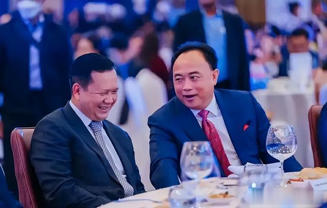 洪森首相让儿子接班，百姓支持吗？看看网友是如何说的！