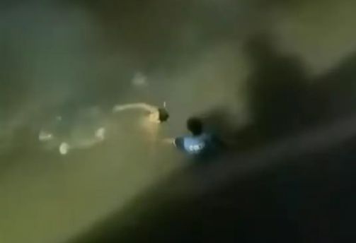 太惨了！泪奔！温州夫妻深夜摆摊卖烧烤，妻子不堪重负跳河身亡