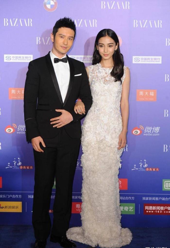 黄晓明终于不油腻了！穿蓝色西装沉稳许多，但锡纸烫发型却像师奶