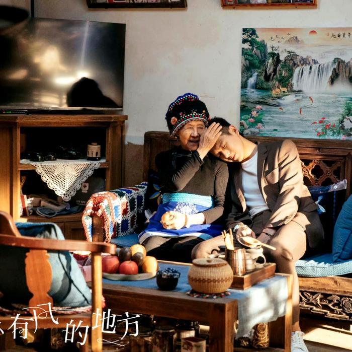 李现和吴彦姝又见面了，两个人跑着拥抱太感动了……