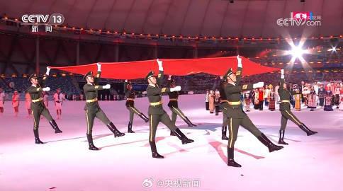大运会开幕56个民族同唱歌唱祖国