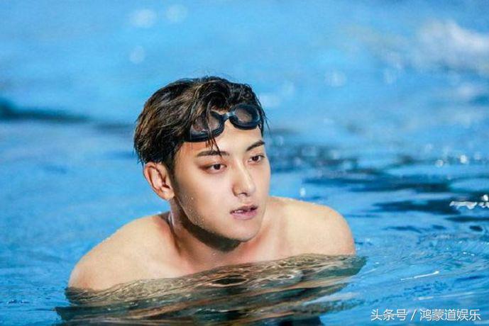 黄子韬洗澡必须听周杰伦