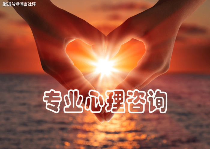 男子当街扒衣抽打妻子路人劝止