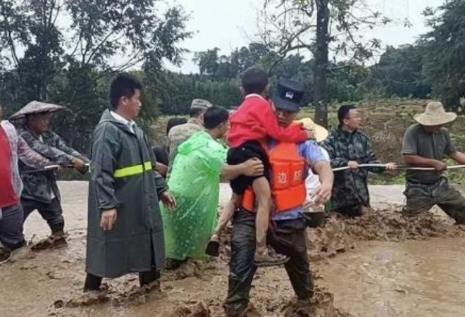 盈江发生山洪泥石流