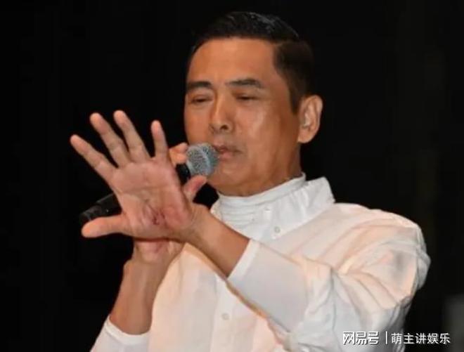 周润发跑步出意外！不慎摔倒双手流血，骨裂连呼吸都会痛