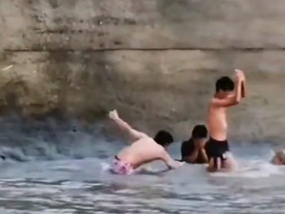 4学生下河游泳溺亡