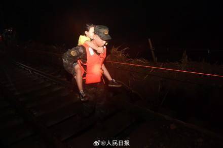 K396旅客连夜转移