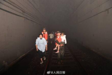 K396旅客连夜转移
