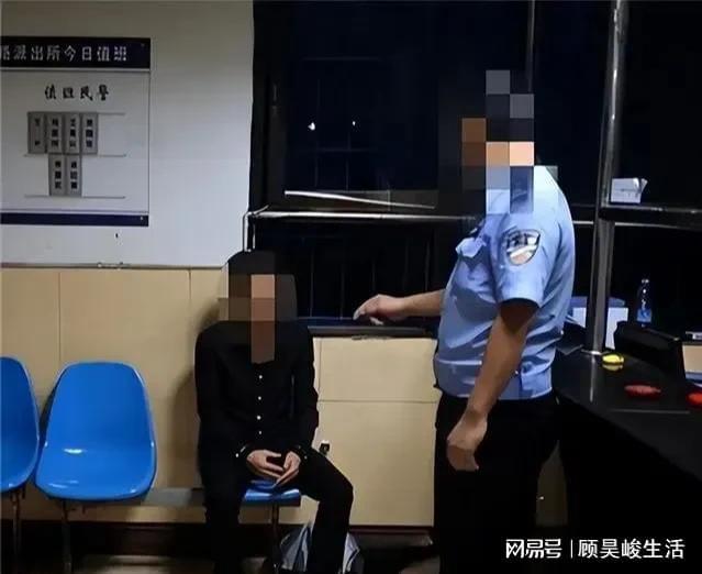 “不归本辖区管”湖南男子杀人自首，看警察不管又出门连杀2人