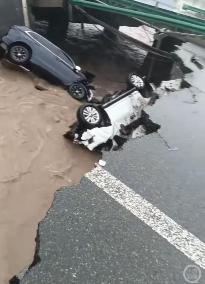 黑龙江桥梁降雨坍塌