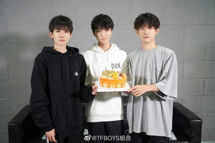 西安公安就灯牌问题向粉丝进行了回复……