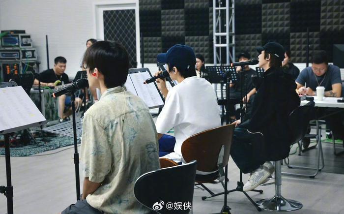 TFBOYS_FanClub发文呼吁粉丝不要在场馆附近聚集及逗留……