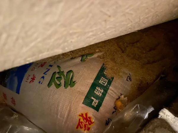 浙江网友几年前买了套房，最近维修浴缸时意外发现……