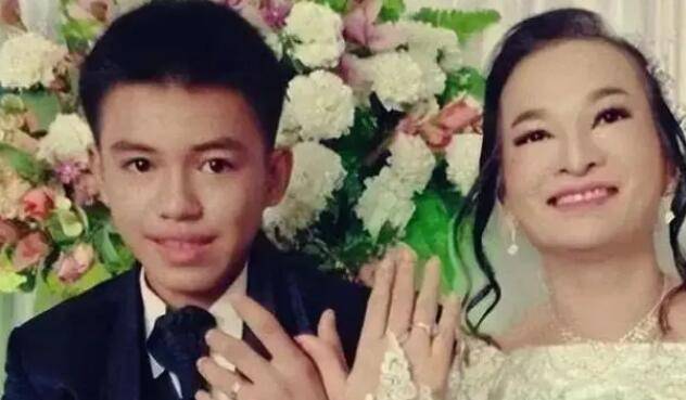 富婆与闺蜜儿子结婚