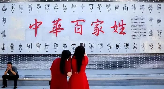 女大学生名字过于“暧昧”，被老师尴尬误会，爸妈：我也很无辜