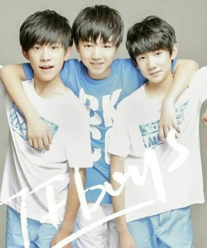 TFBOYS粉丝已在体育场外守候，三小只合体练歌逛城墙，谁磕到了