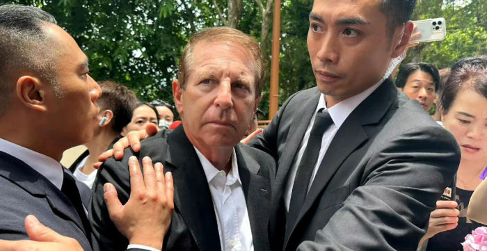 李玟老公Bruce再回应质疑！却遭网友怒斥，李思林：香港有言论自由