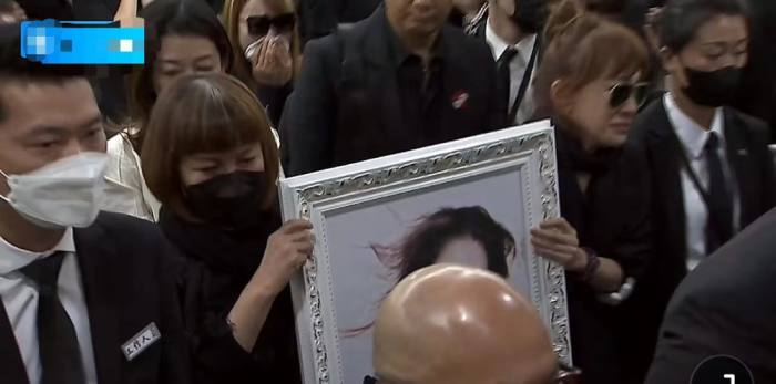 李玟老公Bruce再回应质疑！却遭网友怒斥，李思林：香港有言论自由