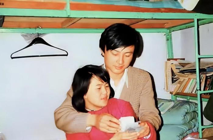 金龟子设宴庆结婚35周年