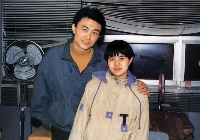 金龟子设宴庆结婚35周年