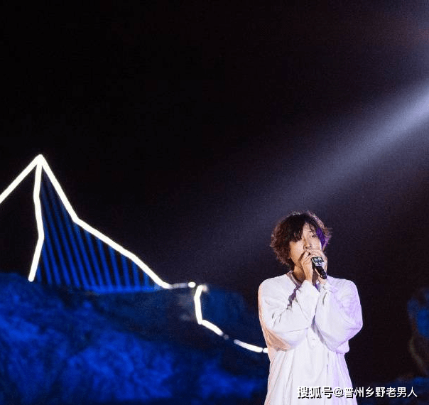 原创
王传君在《五十公里桃花坞》中翻唱易烊千玺的《同乘》，惊艳全场

